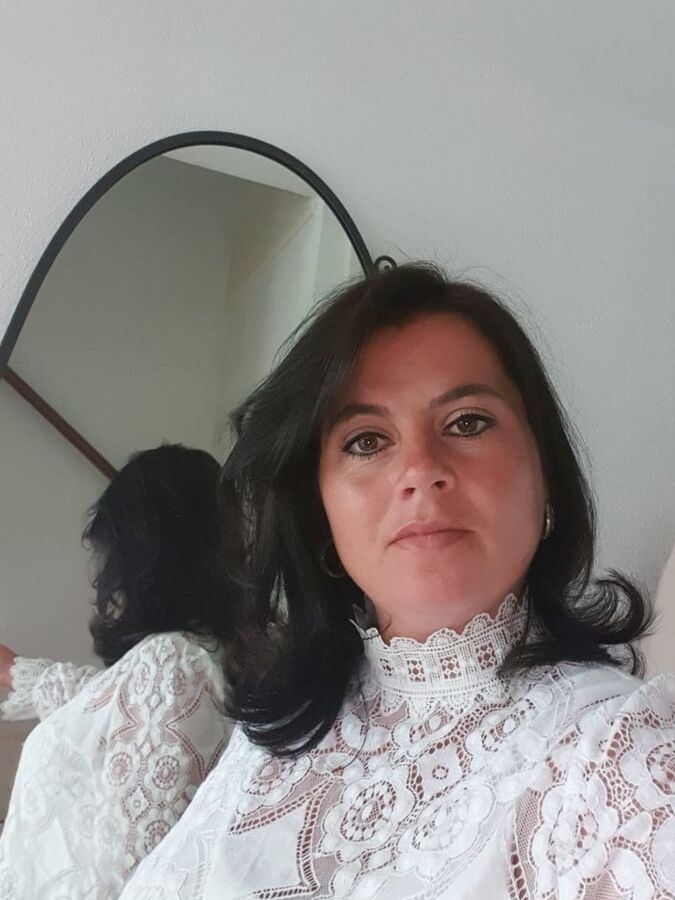 sexy UK wife Jessica