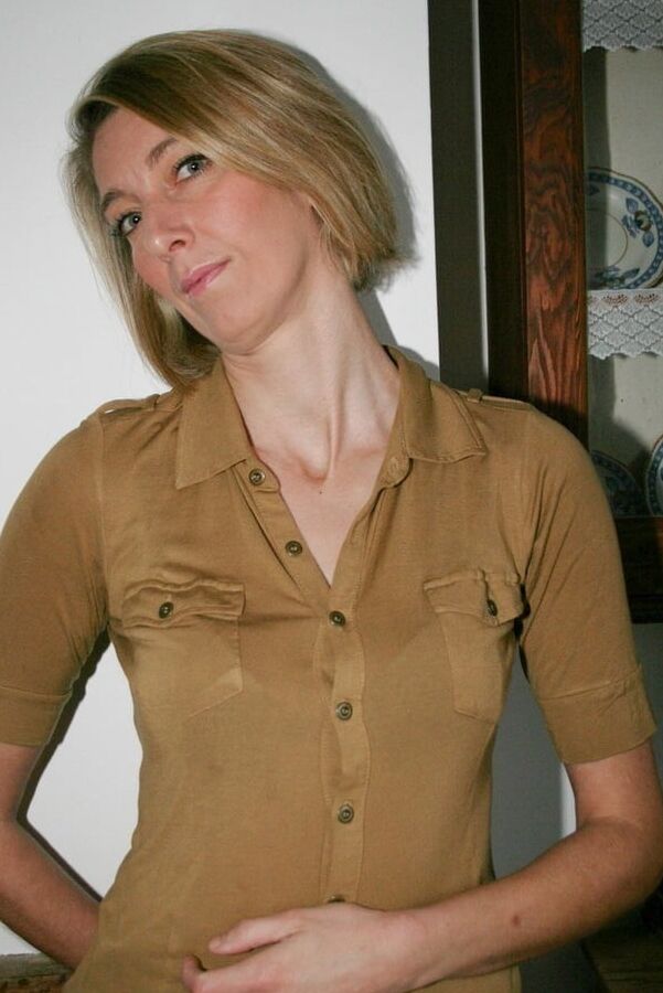 ERIN SMITH , STUNNING MILF