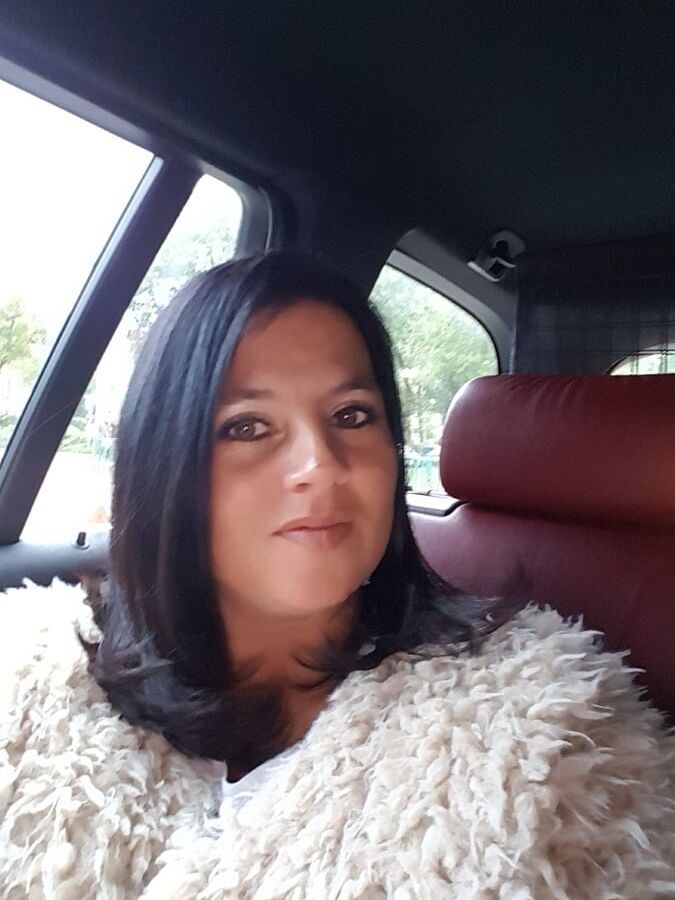 sexy UK wife Jessica
