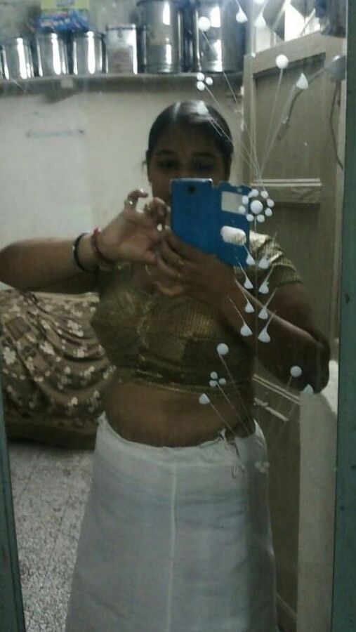 IN SUPER AUNTY