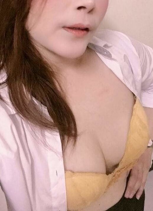 Big tits, Thai mother