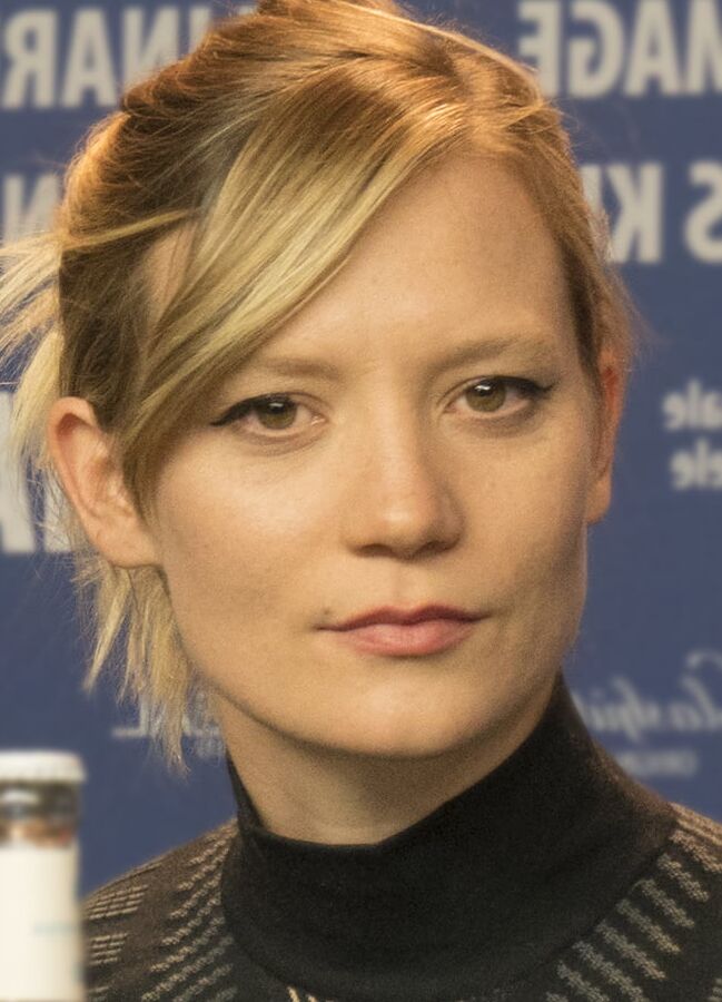 Mia Wasikowska