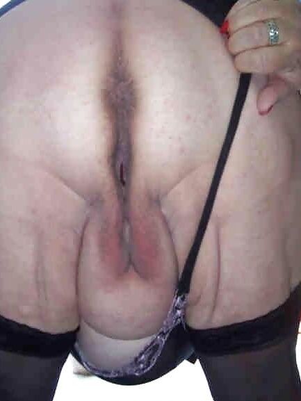 SSBBW bendover open and ready