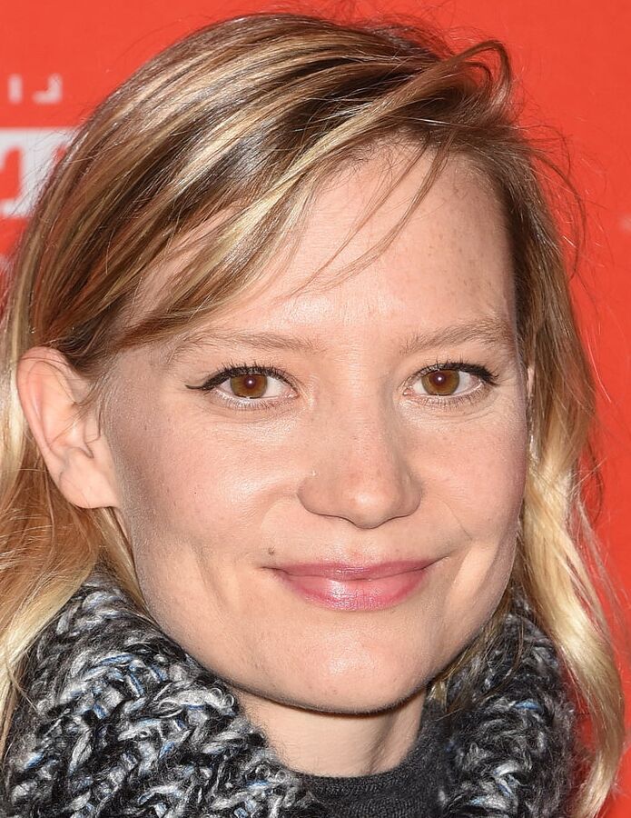 Mia Wasikowska