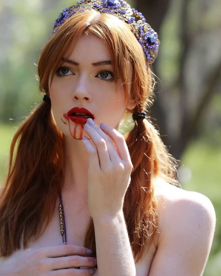Hot Model Annaliese