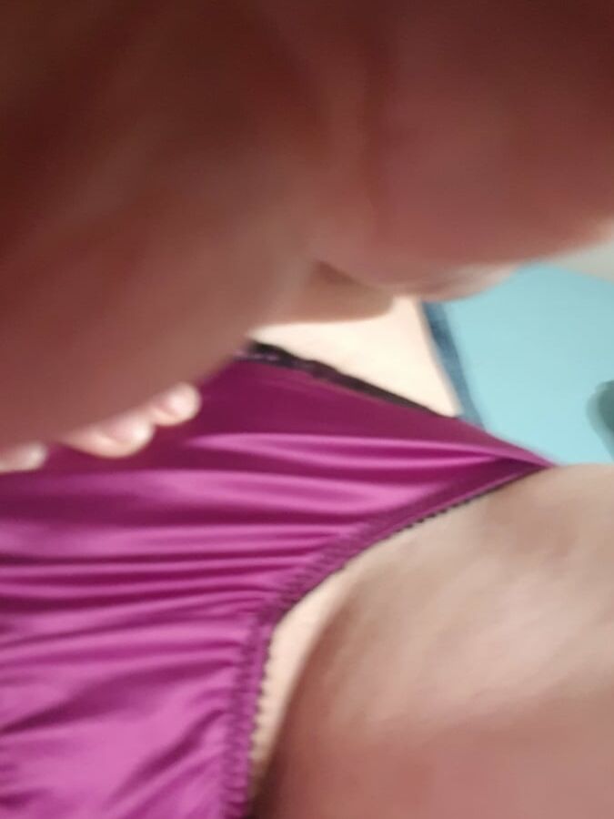 Panty violet white bra