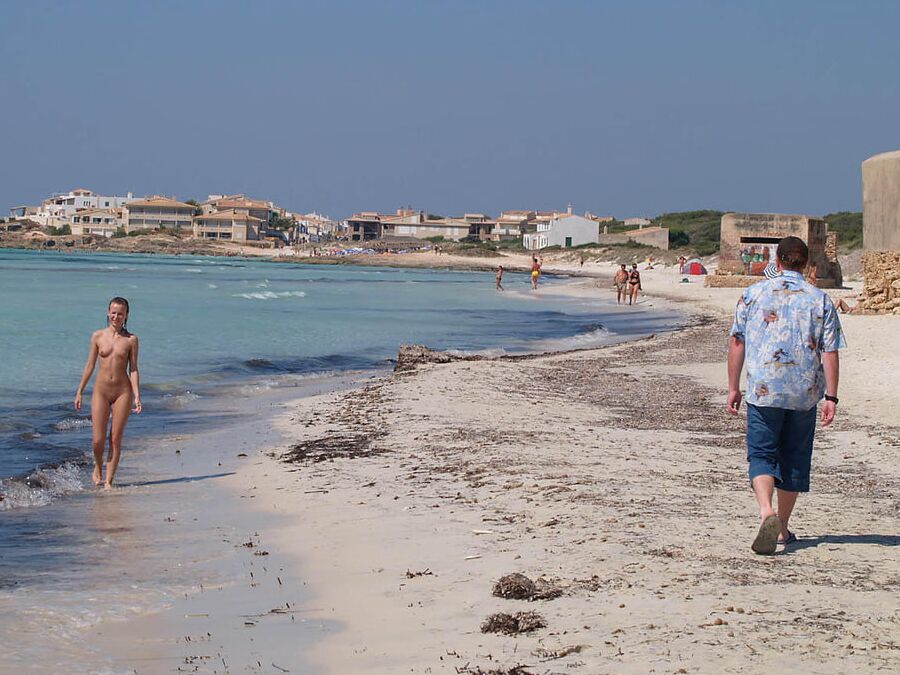 Various Beach CMNF Sluts