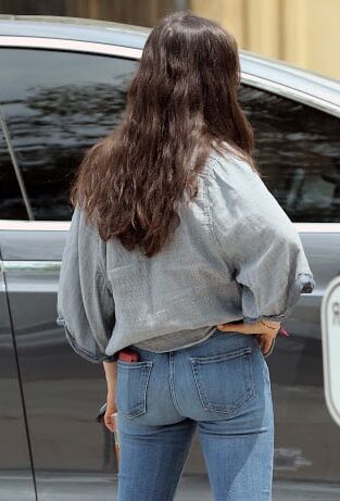 mila kunis sexy