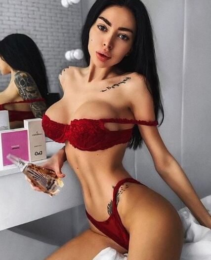 Alena Omovych