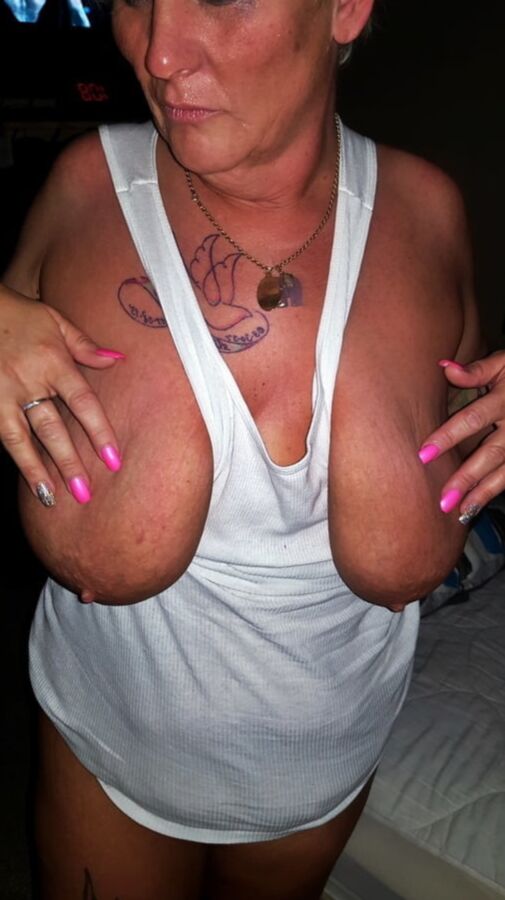 Older and hot (Saggy tits)
