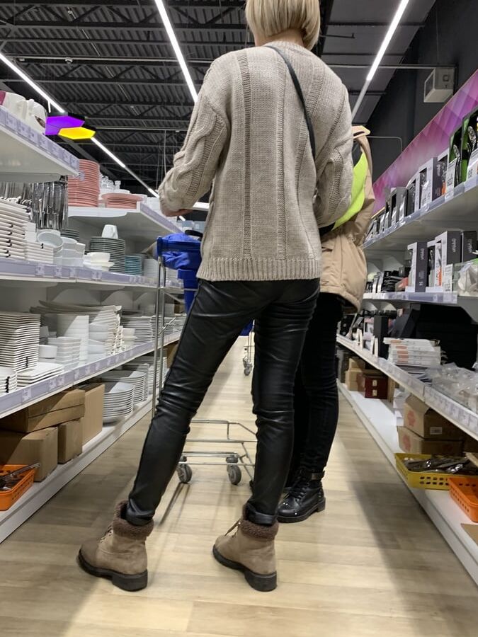 Good mature ass in lather