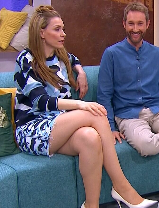 Leggy German TV Milf Annett Moeller