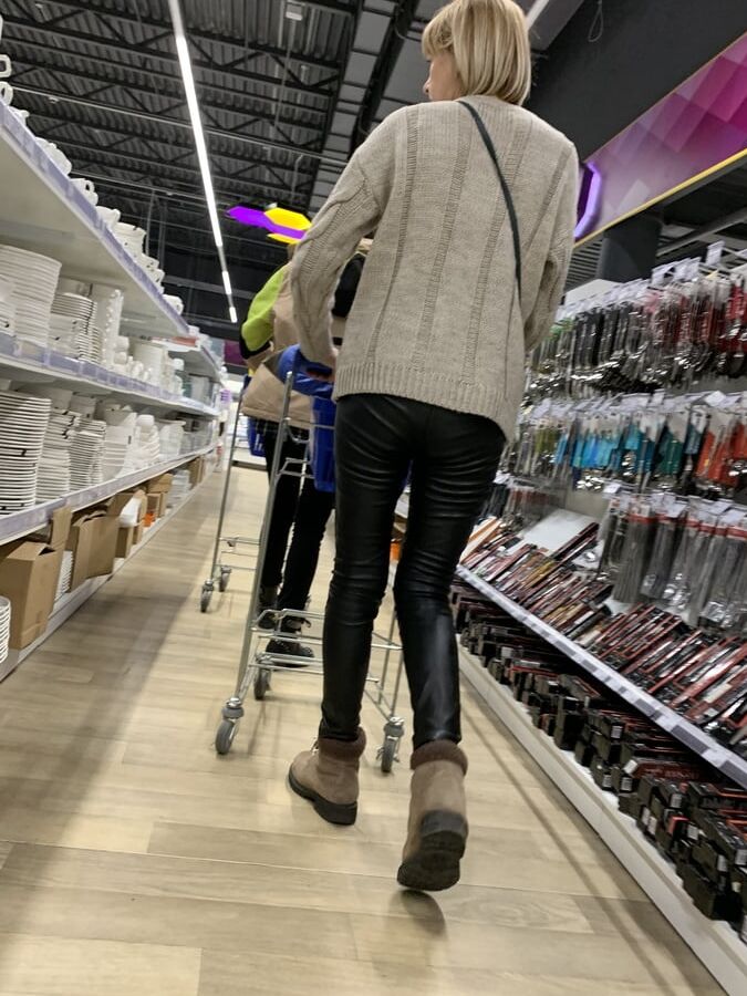 Good mature ass in lather