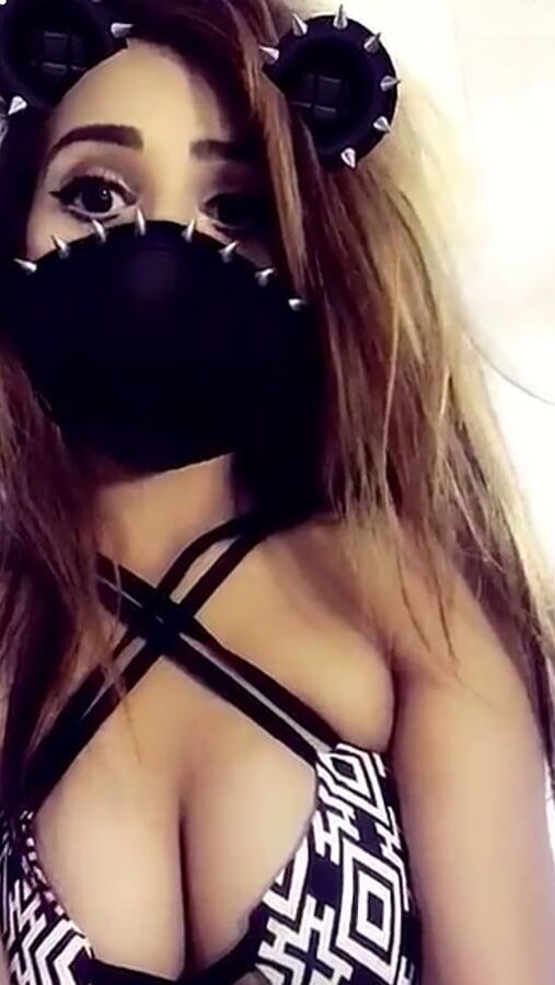 HOT GIRL PICS LEAKED BY BF
