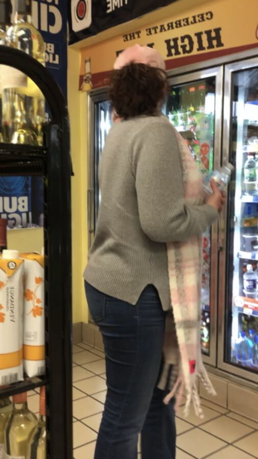 Southern MILF in Jeans