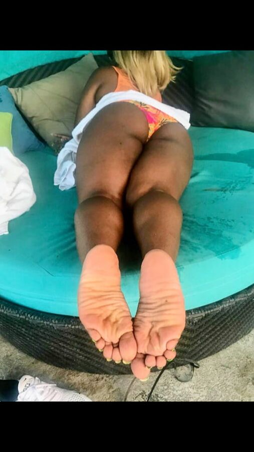 Soles and Calves Up -Dick In Splash Mode