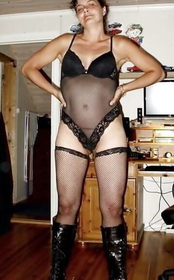Sexy wife Antonia (not mine)