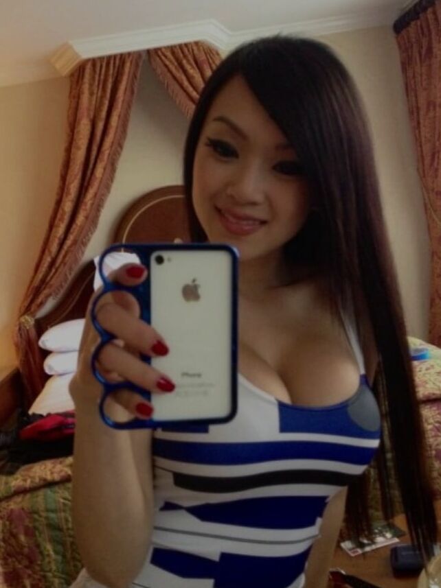BRA BUSTIN CLEAVAGE