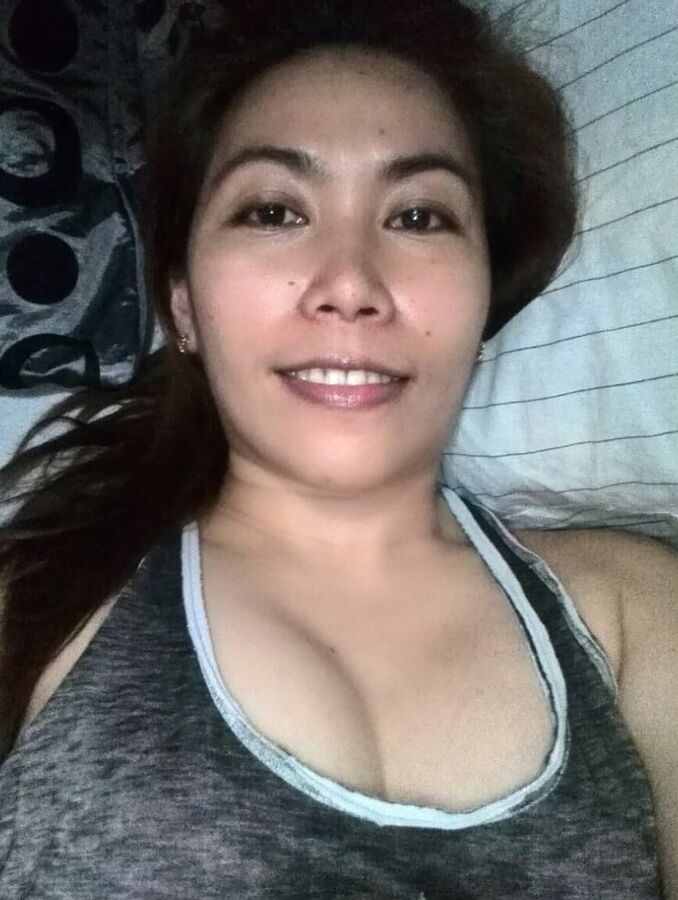 Jehn Filipina Horny Pics