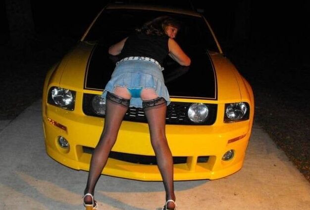 Amateur Matures on car hood