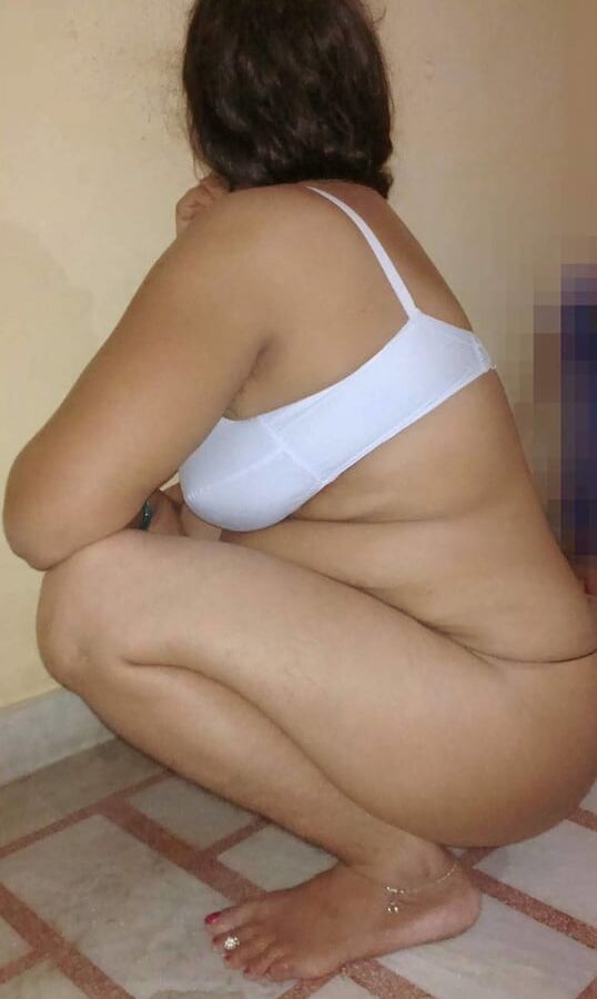 Desi aunty bath