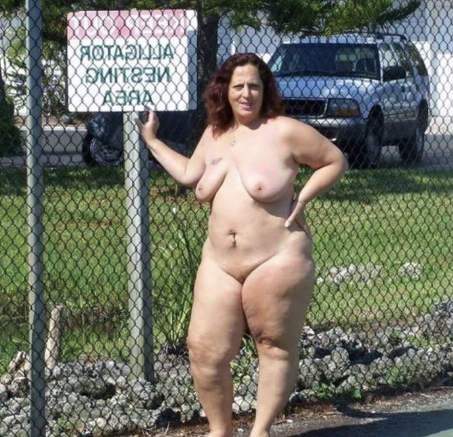 BBW public nudity