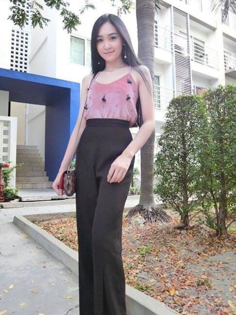 Thai office girls