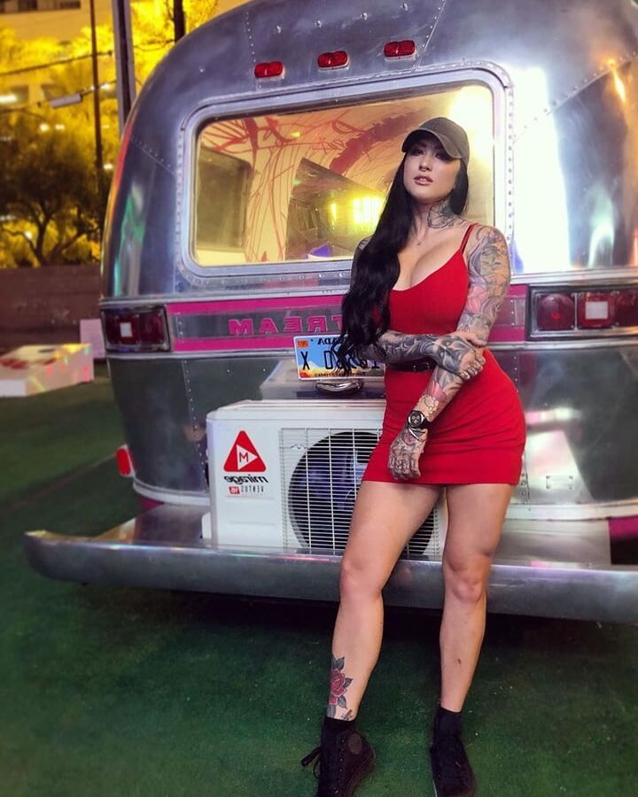 tattoo fitness bombshell