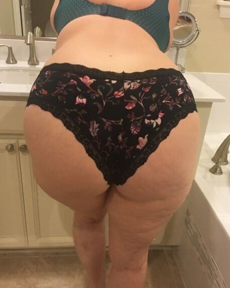 sexy amateur asses in panties