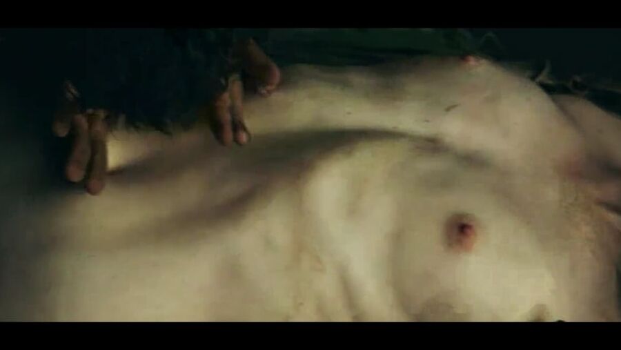 Karoline Herfurth nude