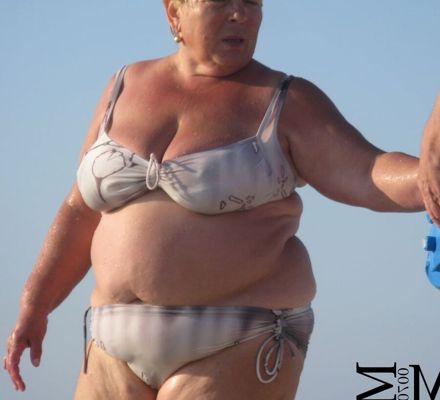 Big Boobs from the Beach (Samples)
