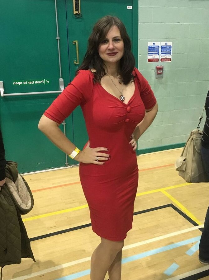 Women Need Exposure - Sexy British Wife