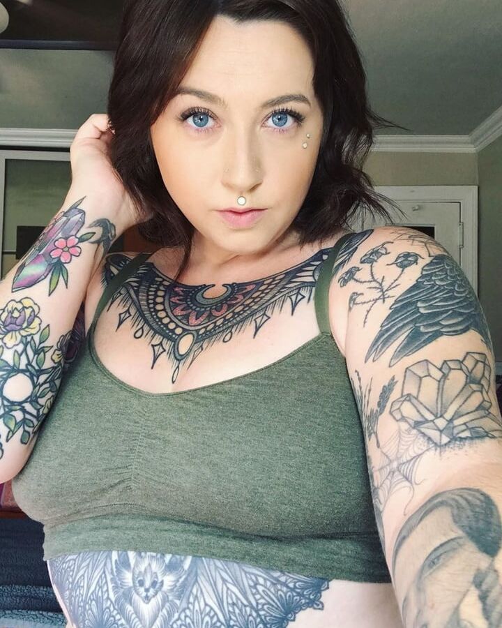 Sexy Tattooed BBW Ex-girlfriend