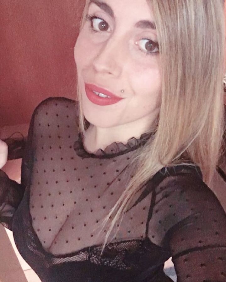PLEASE CUM THIS BITCH