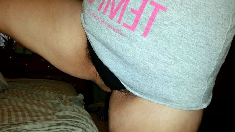 Sexy Mexican Girl Likes to Keep Her Pussy Hairy