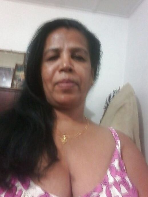 Sinhala sudu aunty