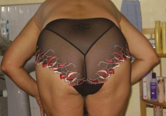 sexy amateur asses in panties