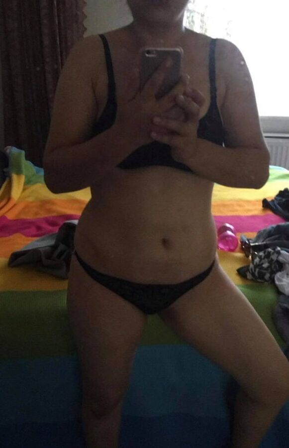Turkish MILF Cigdem