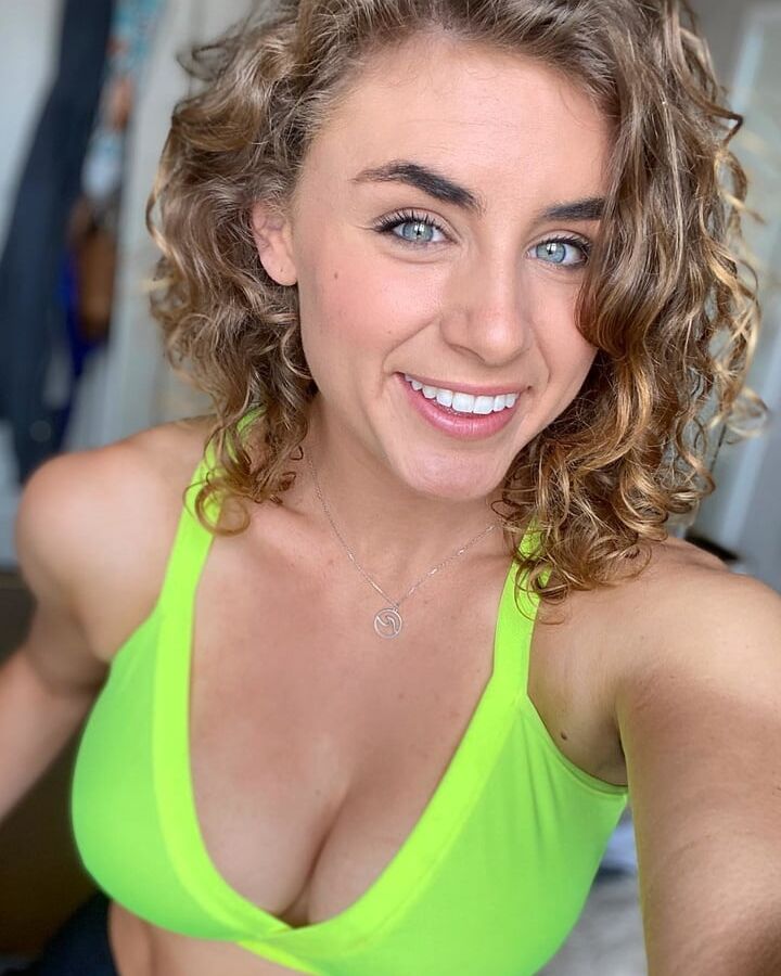 Dierdre Rae hot instagram fitgirl