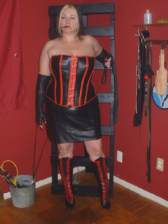 Worship Mistresses Boots