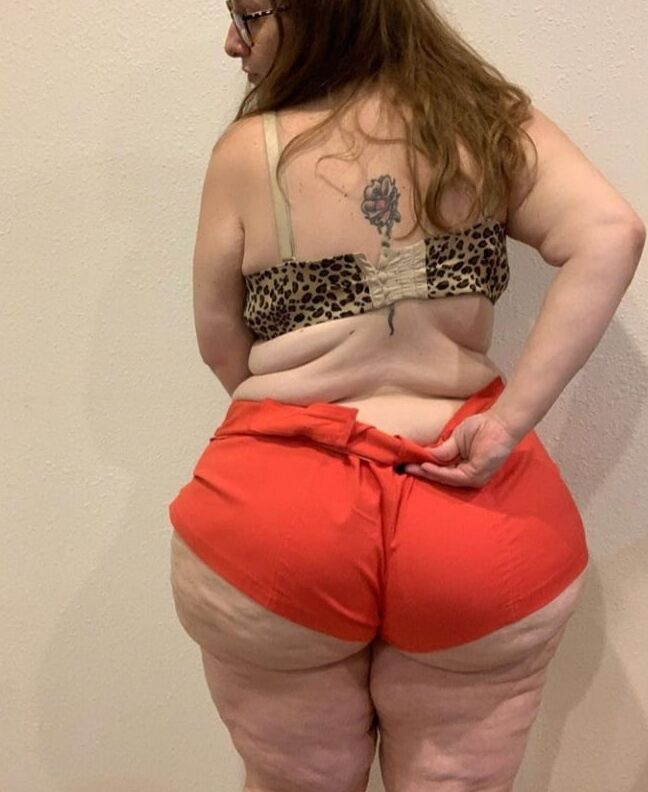 MEGA Big Butt MILF