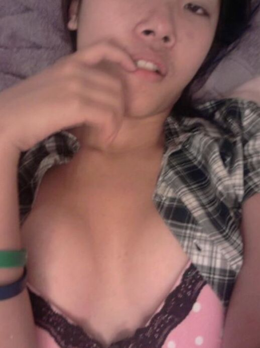 what do you thinke would you like more? sexy naked asian nud