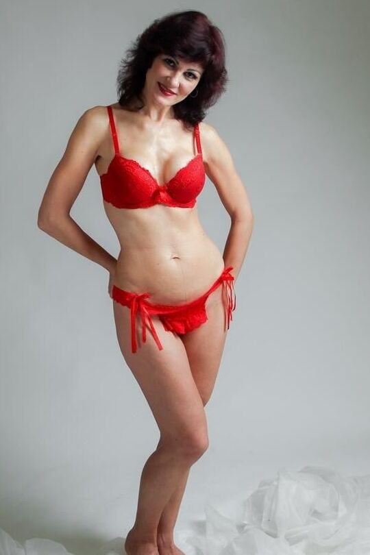 Shina mature model with fake boobs casting