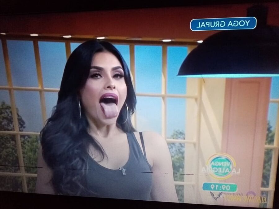 Mexican Kristal opening her mouth to receive everyone&;s milk
