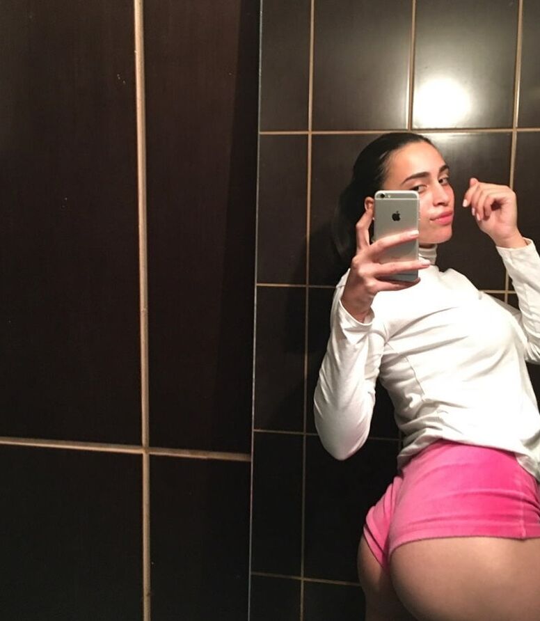 On Instagram- _ivanaa_