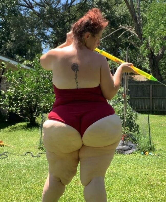 MEGA Big Butt MILF