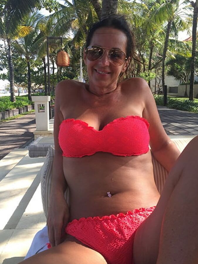 Sexy Grandma Spread her legs