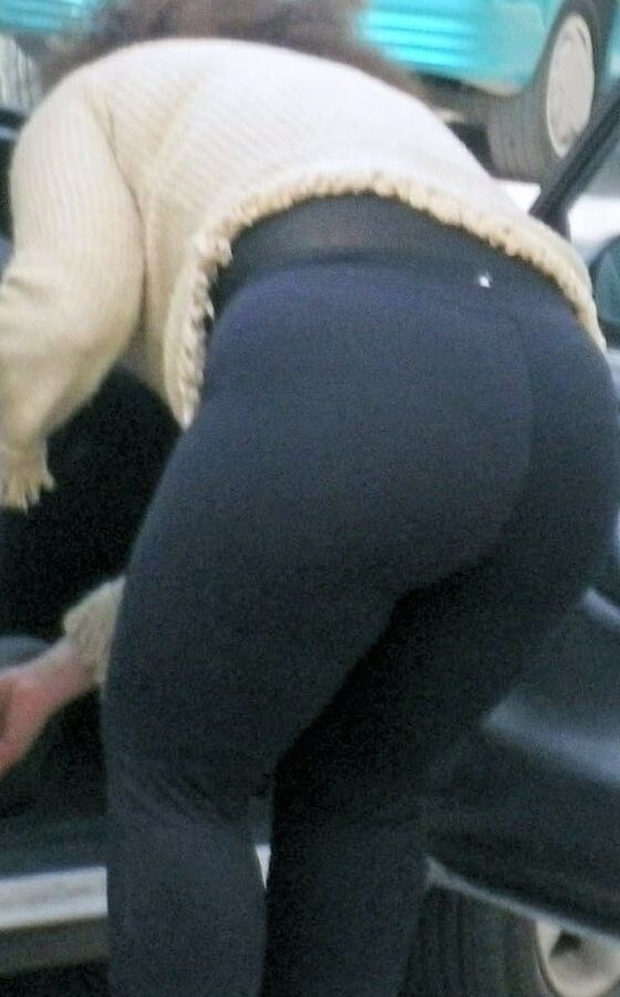 BBW Ass at work,,,