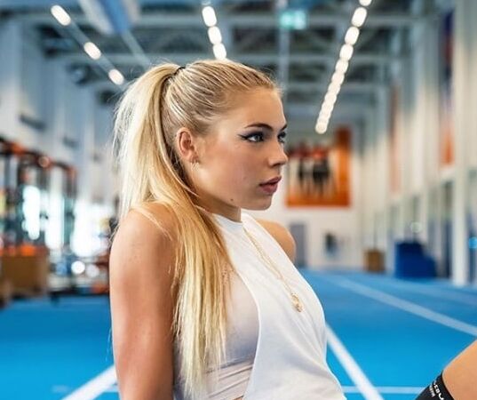 Jutta Leerdam Dutch speed skater