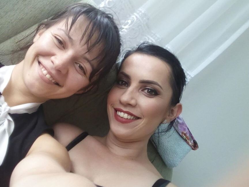 Kucka kojoj su za godina nenormalno narasle sise EMINA